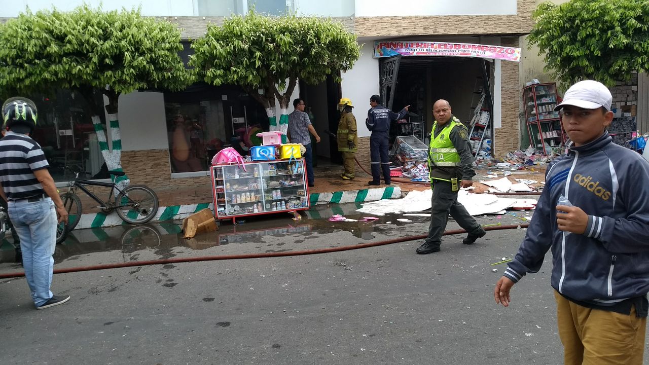 Incendio Piñateria el Bombazo