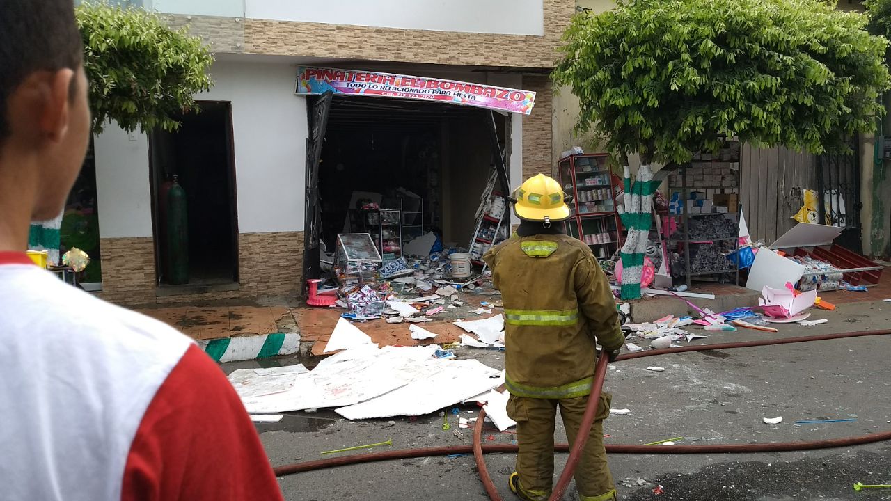 Incendio Piñateria el Bombazo